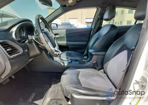 2013 Chrysler 200 Limited z USA, uszkodzony, nr VIN 1C3CCBCG4DN523513